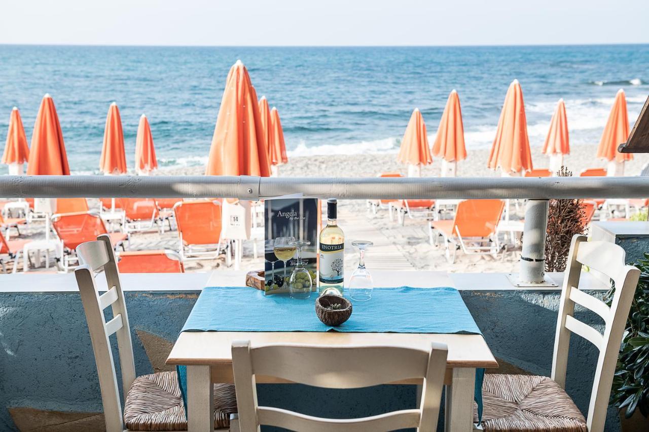 Апарт отель Angela Beach Платаньяс Экстерьер фото